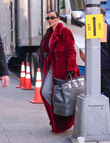 Kim Kardashian – Arrives on the set of ‘American Horror Story’ in New York