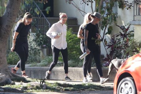 Amber Heard – With a friends on a hike in Los Angeles | Amber Heard ...