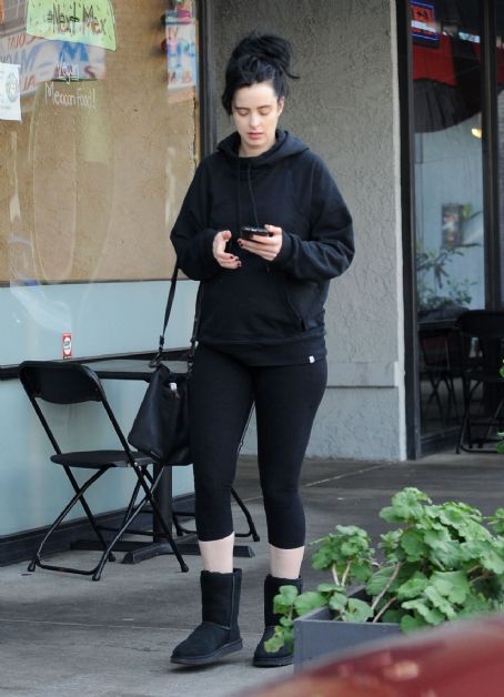 Krysten Ritter – Outside a Pilates Class in Hollywood 02/26/2019