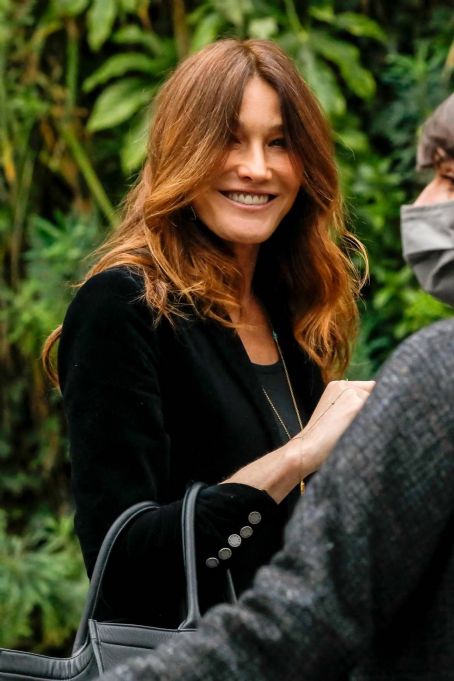 Carla Bruni Sarkozy – Recording ‘Vivement Dimanche Prochain’ show at the Gabriel studio in Paris