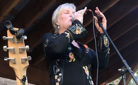 Elisabeth Carlisle-Hollenbeck