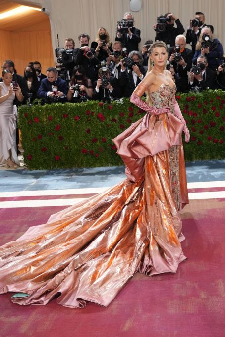 Blake Lively – 2022 MET Gala - FamousFix