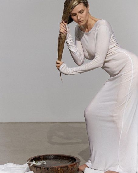 女性情報誌 Vogue Greece April 2023 Heidi Klum Heidi Klum in Vogue Greece April 2023 Cover Photos