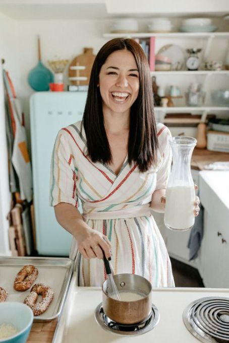 Molly Yeh - FamousFix