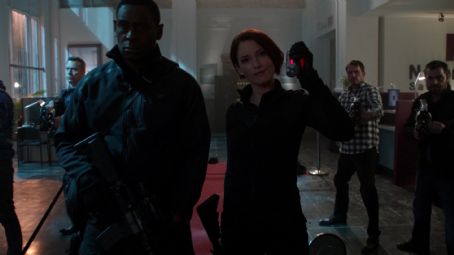 Supergirl S03E10 - Legion of Superheroes