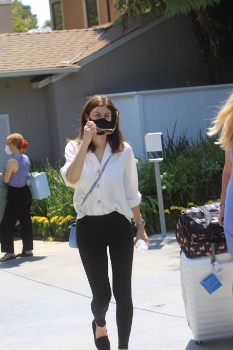 Alexandra Daddario – Seen leaving Jennifer Klien’s Day of Indulgence in