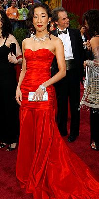 Sandra oh shop red dress