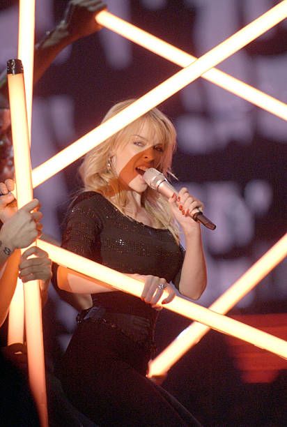 Kylie Minogue - MTV Europe Music Awards 2003 - Show