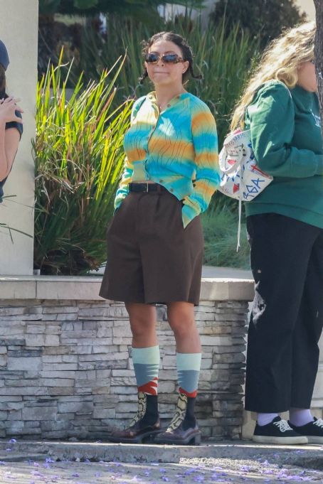 Alia Shawkat – Gets coffee in Los Feliz | Alia Shawkat Picture