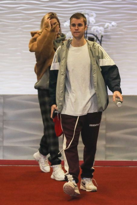 Hailey Baldwin and Justin Bieber – Leaves their hotel in Beverly Hills