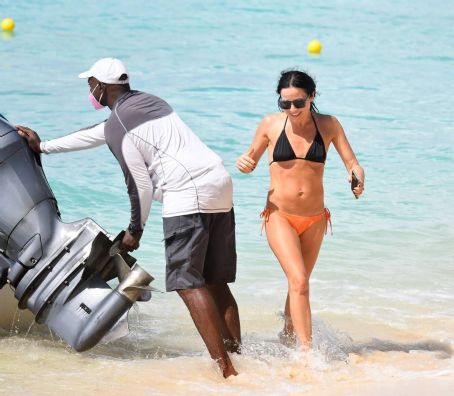 Andrea Corr – Seen on holiday in Barbados