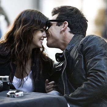 Mario Casas and Clara Lago