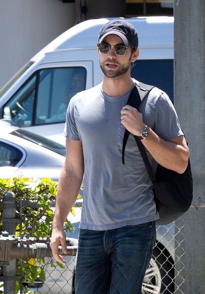 'gossip Girl' Actor Chase Crawford Arriving On A Flight At Lax Airport 