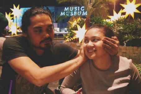 Dan Villegas and Antoinette Jadaone - Hookup