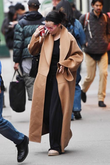 Selena Gomez – Stepping out in New York