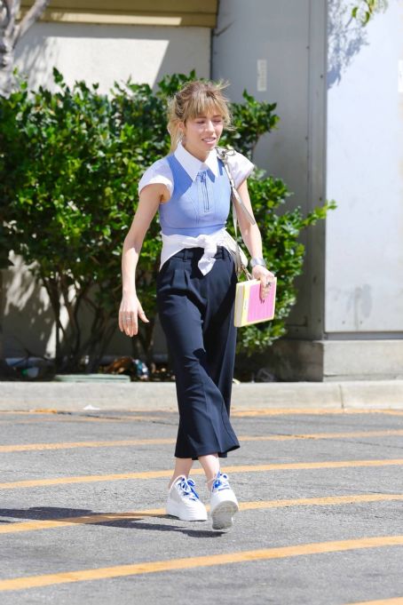 Jennette McCurdy – Arrives to her book signing in Los Angeles