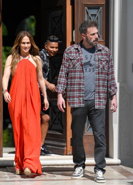 Jennifer Lopez – With Ben Affleck house hunting in Beverly Hills