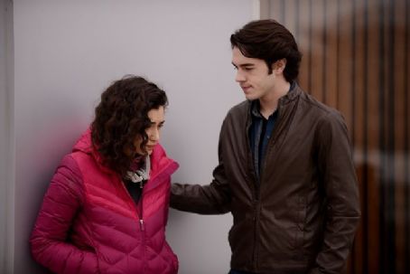 Günesi Beklerken (2013) - Episode 32 Picture - Photo of Hande ...