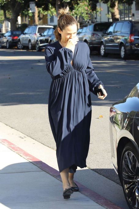 Jennifer Garner – Sunday Church Service in Pacific Palisades | Jennifer