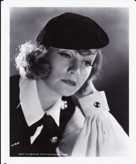 Greta Garbo Photos - Greta Garbo Picture Gallery - FamousFix - Page 48