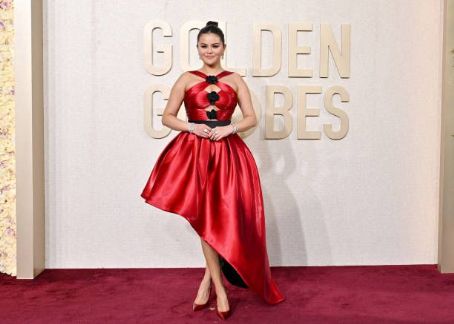 Selena Gomez - 81st Annual Golden Globe Awards - Arrivals (2024)