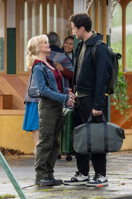 Millie Gibson – With Jonah Hauer-King on set of Doctor Who in Cliff Hill, Penarth, Wales