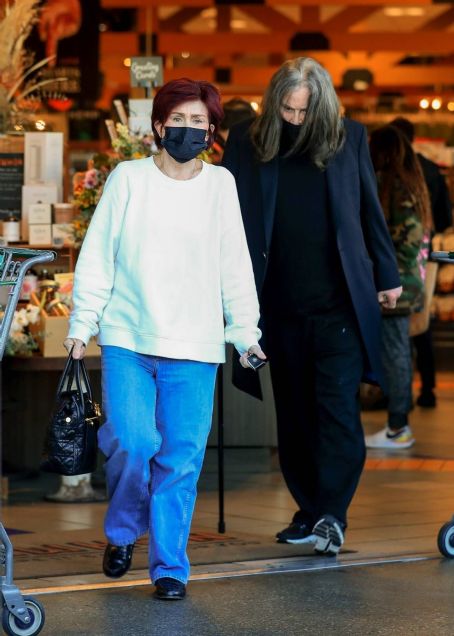 Sharon Osbourne – Shopping candids at Erewhon Market in West Hollywood