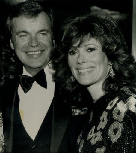 Tina Sinatra and Robert Wagner - FamousFix