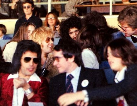 Brian May and Chrissie May - Dating, Gossip, News, Photos