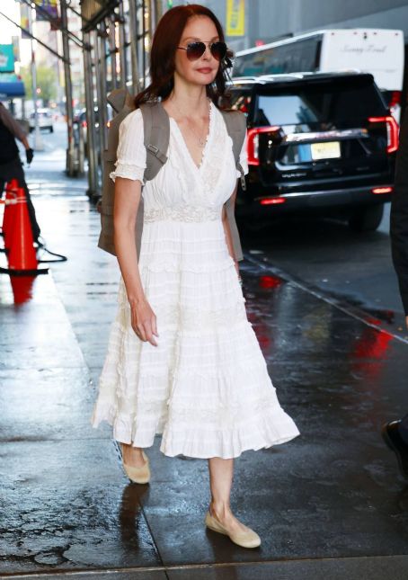 Ashley Judd – Out In New York City
