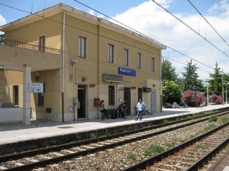 Paestum railway station