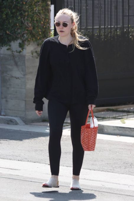 Dakota Fanning – Exiting a Pilates class in West Hollywood
