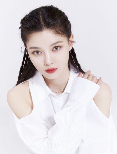 Who is Kim Yoo-jung dating? Kim Yoo-jung boyfriend, husband