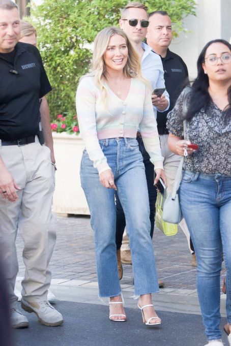 Hilary Duff – Attending a book reading at The Grove in Los Angeles