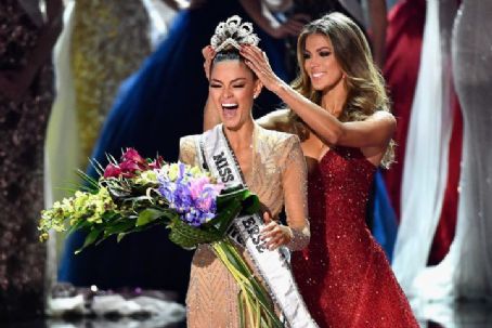 Miss South Africa Demi-Leigh Nel-Peters Crowned Miss Universe 2017