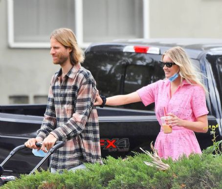Elsa Hosk – Out in a pink dress for coffee with her husband Tom in Los