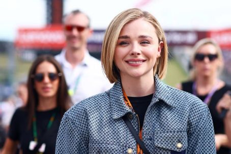 Chloe Grace Moretz – F1 Academy Series in Austin race 2 at Circuit of The Americas