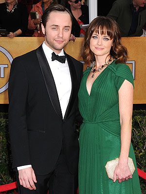 Alexis Bledel Vincent Kartheiser Are Engaged FamousFix post