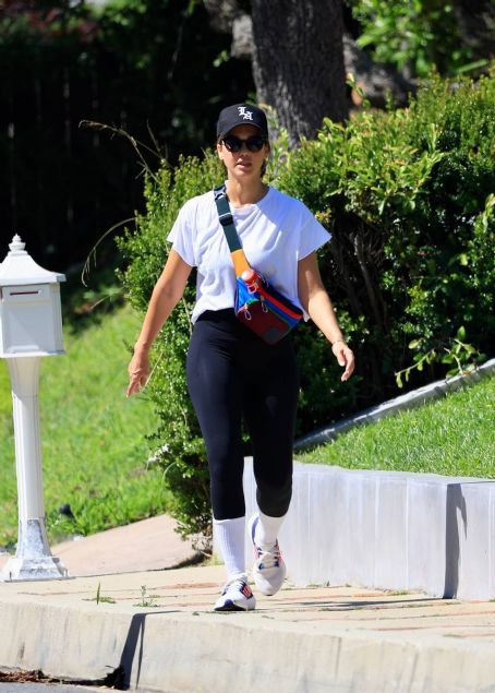 Jessica Alba – Exercising with a walk through Beverly Hills
