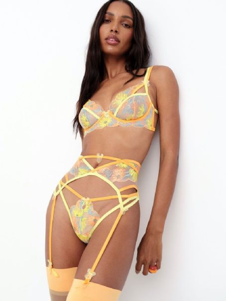 FOR LOVE & LEMONS FOR VICTORIA’S SECRET SUMMER 2022 COLLECTION