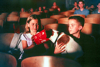 Caitlin Wachs, Frankie Muniz and Skip in Warner Brothers' My Dog Skip (12/99)