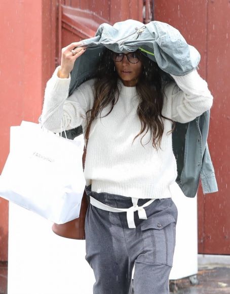 Jordana Brewster – Seen on a rain in Brentwood | Jordana Brewster ...