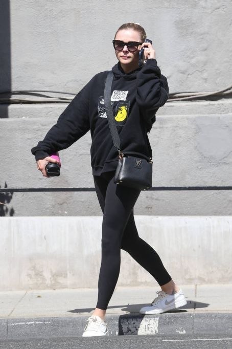 Chloe Grace Moretz – Spotted leaving the Remedy Place social club in