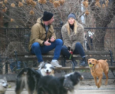 Taylor Neisen – Spotted at a dog park in New York