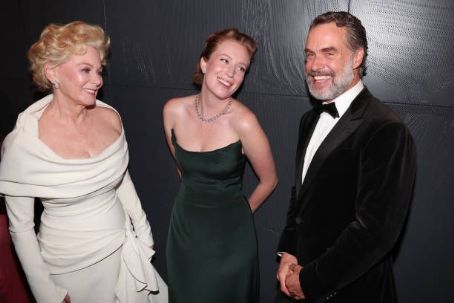Jean Smart, Hannah Einbinder and Murray Bartlett - The 74th Annual Primetime Emmy Awards (2022)