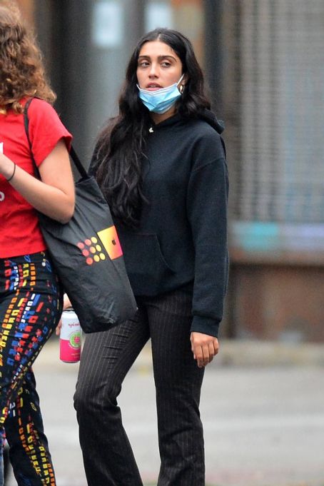 Lourdes Leon Out With Friends In New York Famousfix Com Post