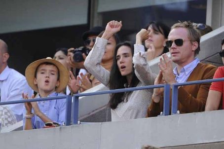 Lil' Hooligans - Jennifer Connelly and Paul Bettany It's a girl