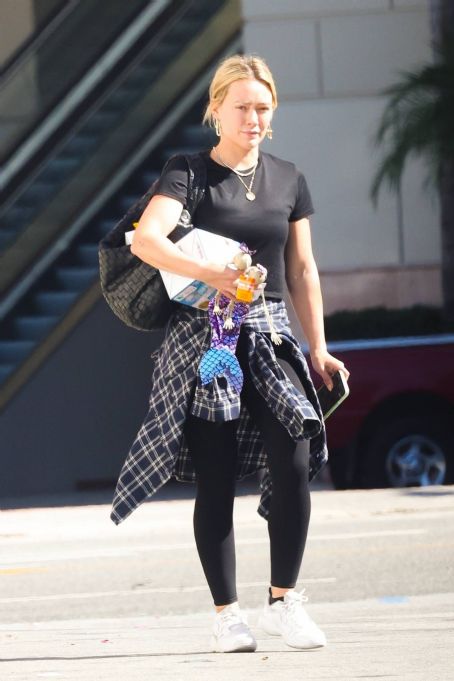 Hilary Duff – Seen at her local CVS in Studio City