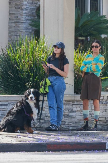 Alia Shawkat – Gets coffee in Los Feliz | Alia Shawkat Picture