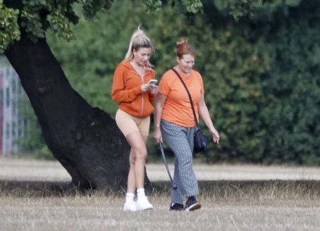 Megan Barton-Hanson – Walk with her mum and her dog in a Essex Park